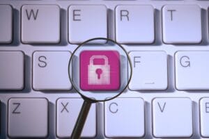 Descubre cómo proteger tu información personal en redes sociales