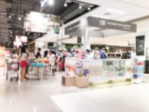 Modelaje en ferias, eventos y stands: el trabajo que nadie cuenta